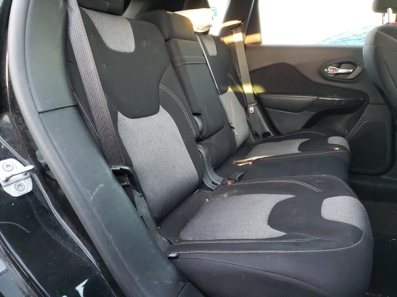 Photo 6 from auction – 2014 JEEP CHEROKEE L with VIN 1C4PJMCB0EW121177