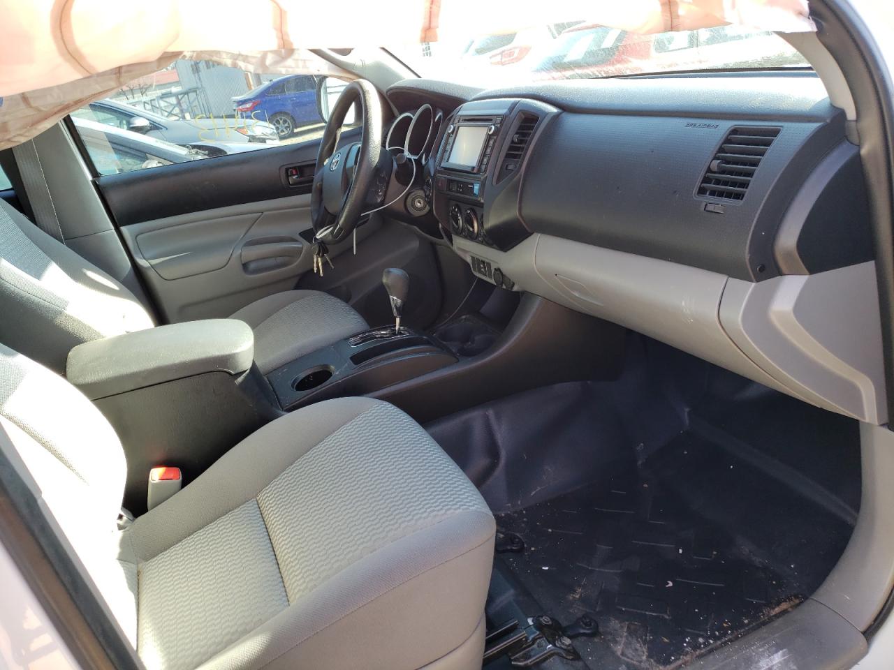 Photo 5 from auction – 2014 TOYOTA TACOMA DOU with VIN 5TFLU4ENXEX103728