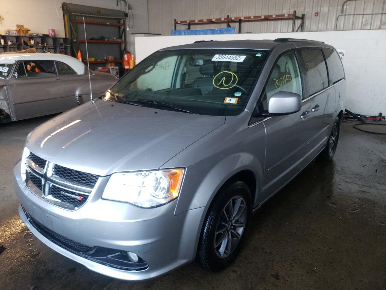 Photo 2 from auction – 2017 DODGE GRAND CARA with VIN 2C4RDGCG2HR859962