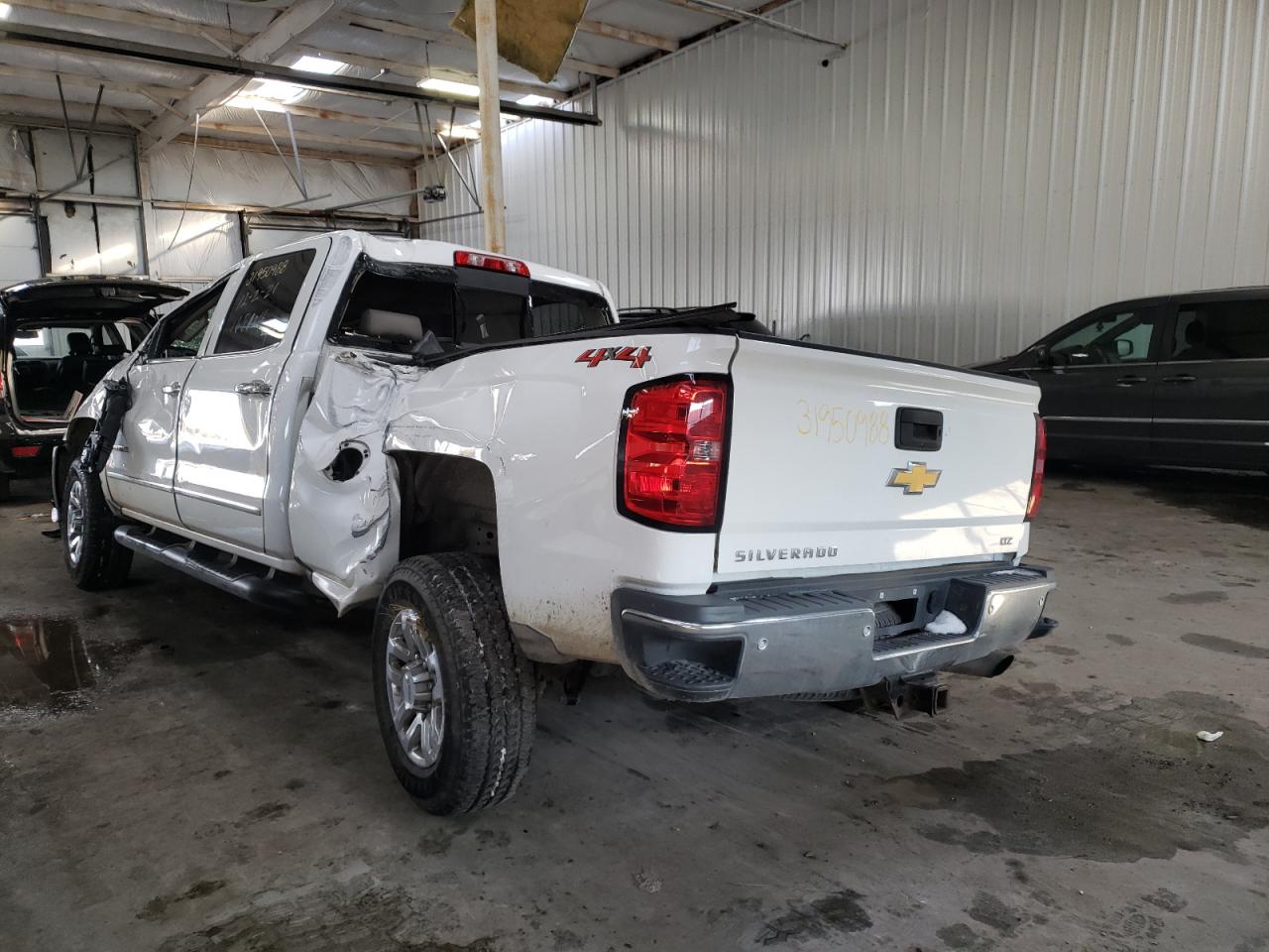 Photo 3 from auction – 2018 CHEVROLET SILVERADO with VIN 1GC1KWEG4JF184574
