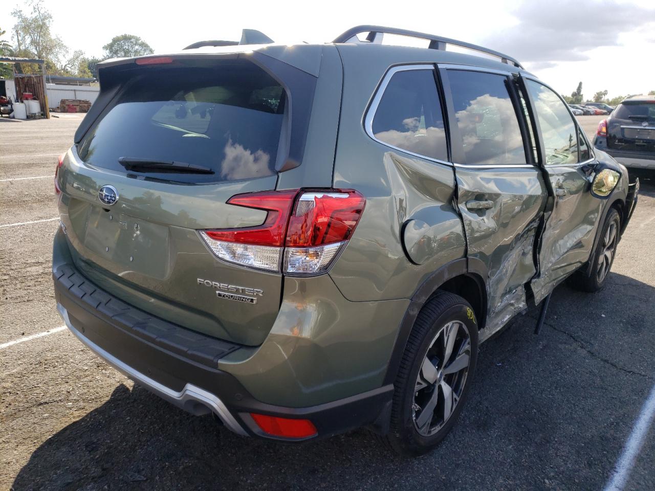 Photo 4 from auction – 2021 SUBARU FORESTER T with VIN JF2SKAXC6MH454822
