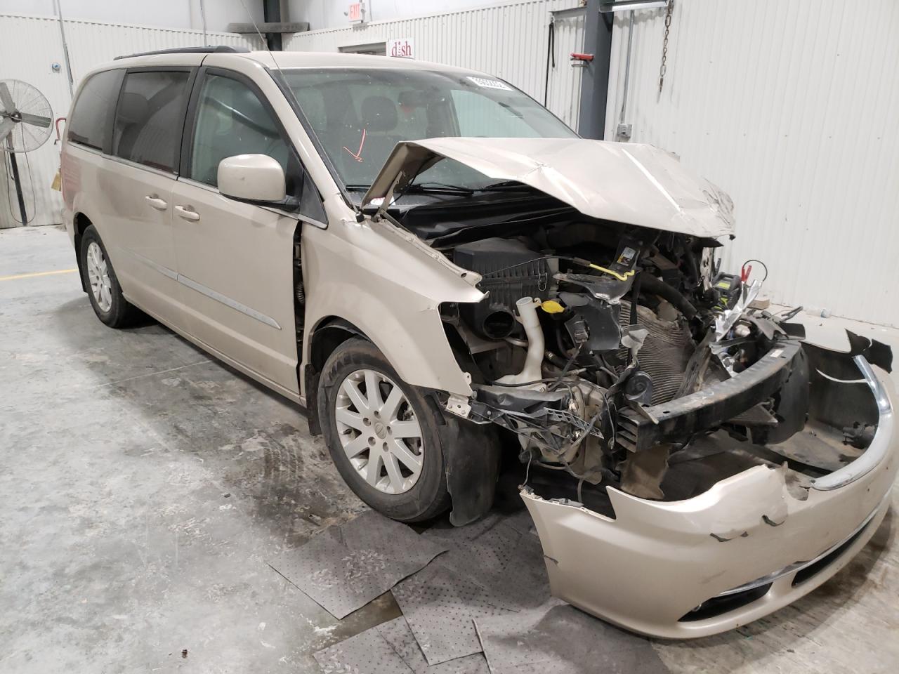 CHRYSLER TOWN & COU 2014 with VIN 2C4RC1BG3ER306945 - Photo from auction