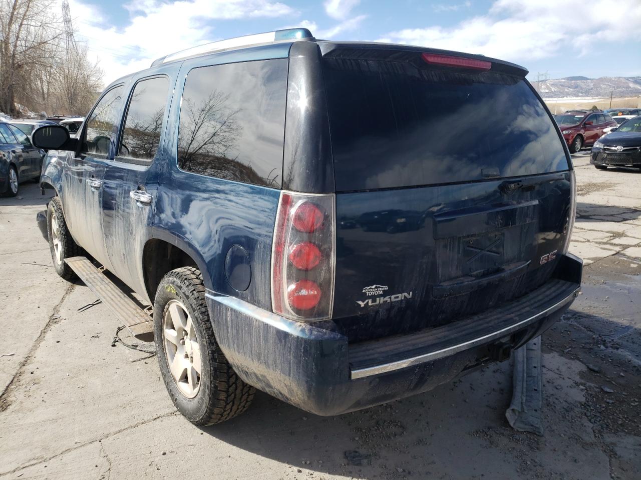 Photo 3 from auction – 2007 GMC YUKON DENA with VIN 1GKFK63827J277038