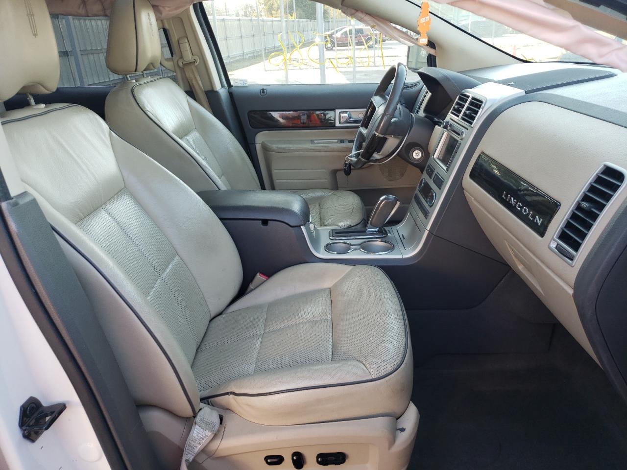 Photo 5 from auction – 2008 LINCOLN MKX with VIN 2LMDU68C48BJ19722