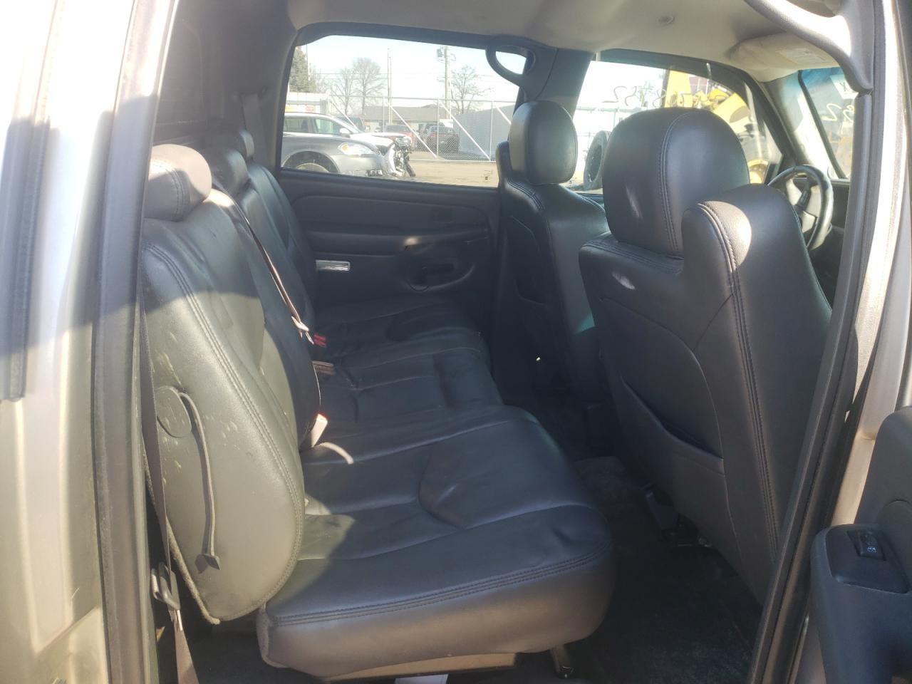 Photo 6 from auction – 2003 CHEVROLET AVALANCHE with VIN 3GNEK13T93G329573