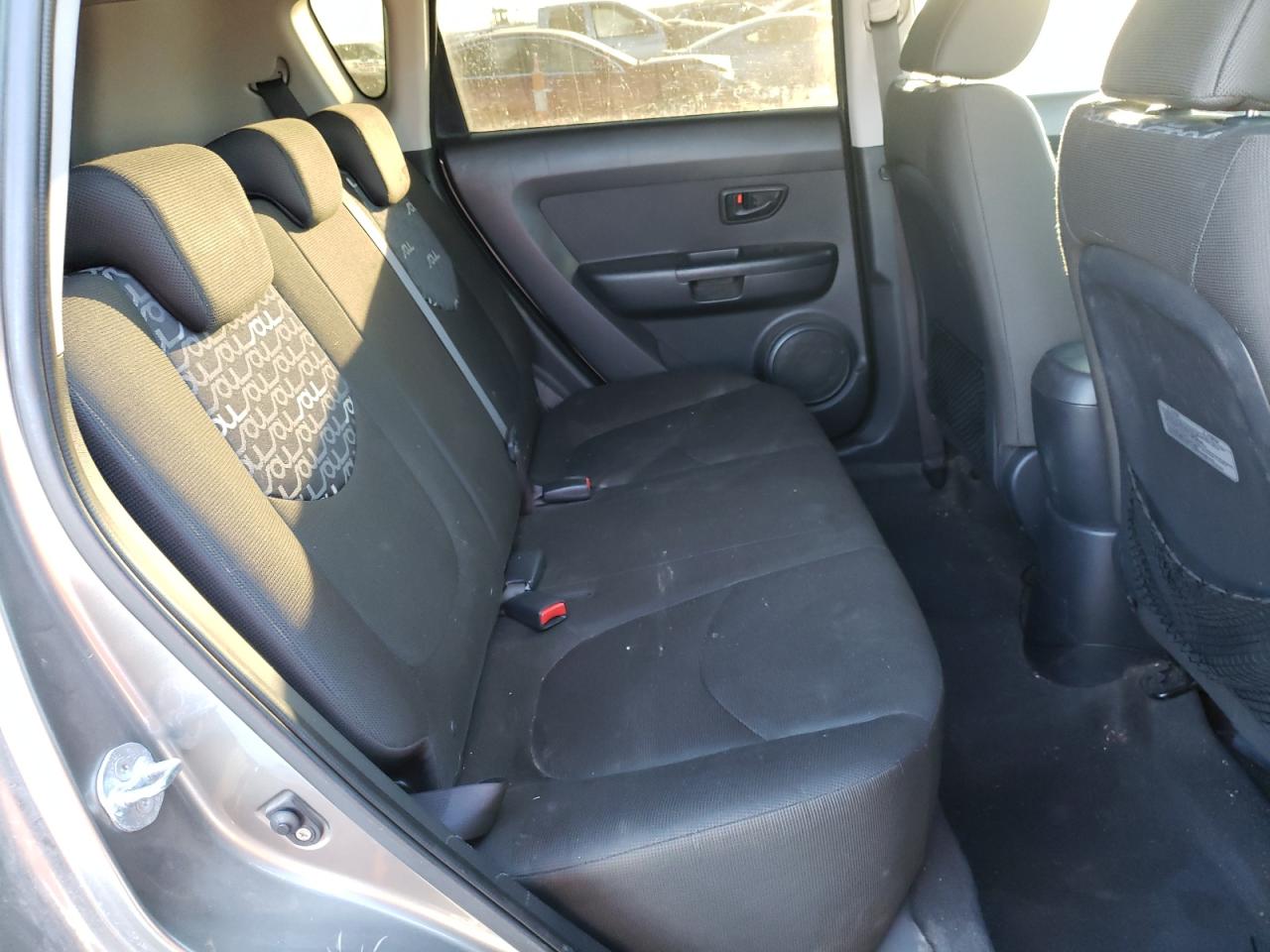 Photo 6 from auction – 2010 KIA SOUL + with VIN KNDJT2A2XA7029702
