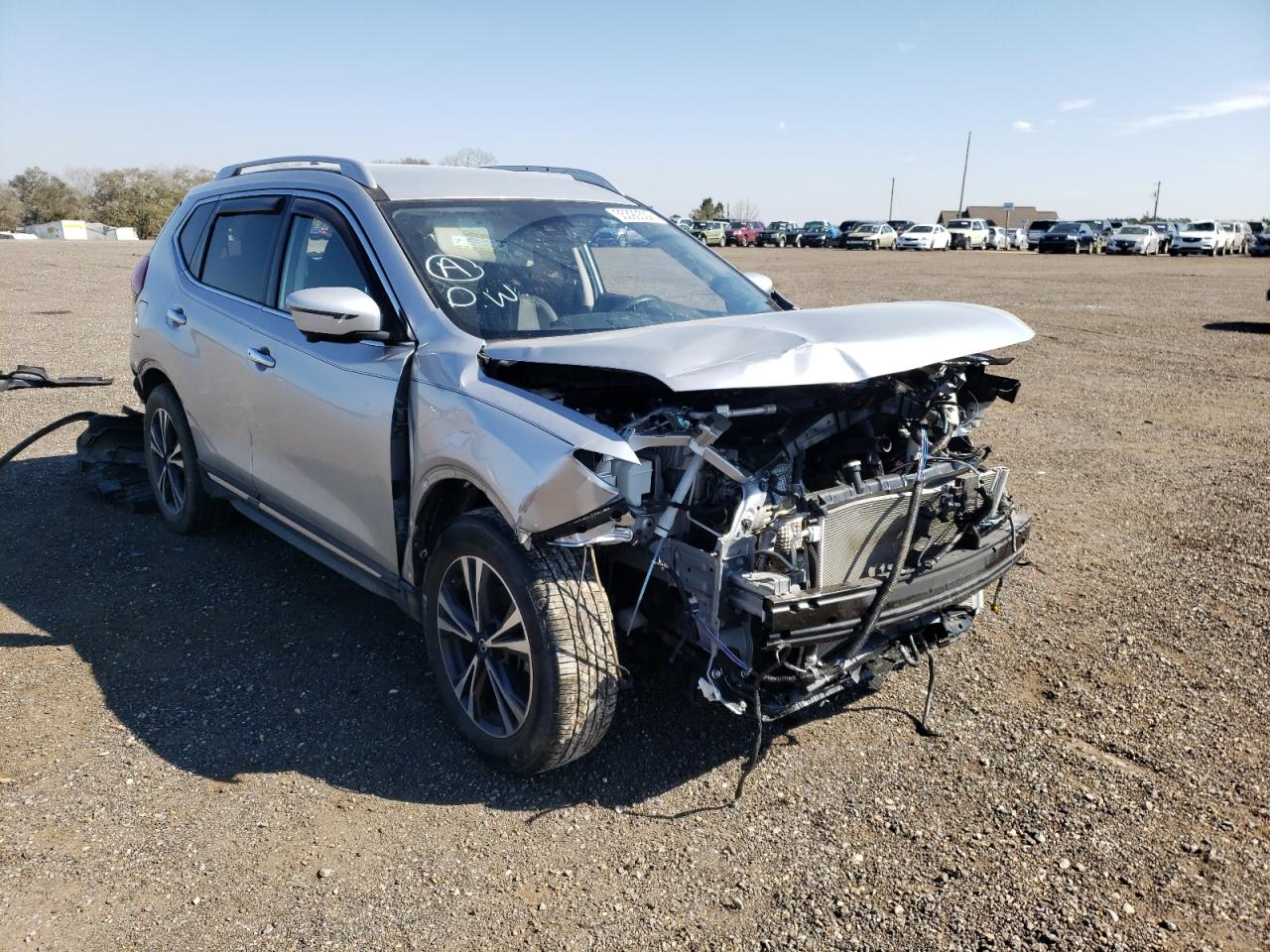 NISSAN ROGUE S 2018 with VIN JN8AT2MT5JW466943 - Photo from auction