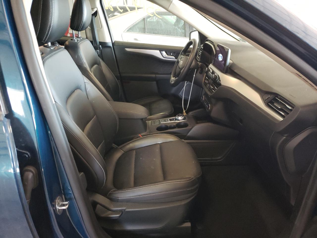 Photo 5 from auction – 2020 FORD ESCAPE SEL with VIN 1FMCU9H94LUB54213