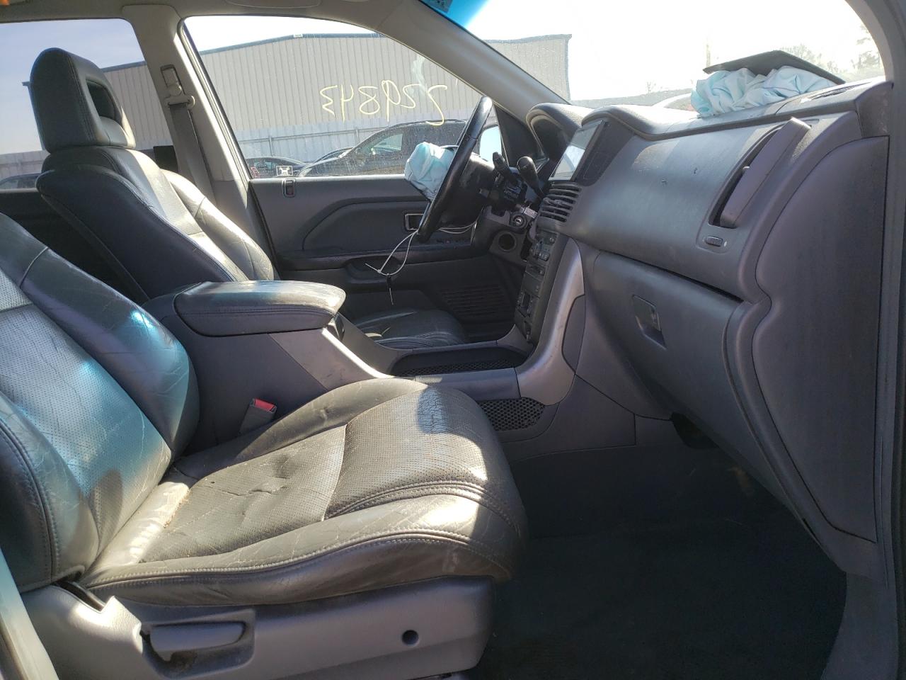 Photo 5 from auction – 2004 HONDA PILOT with VIN 2HKYF18664H577303