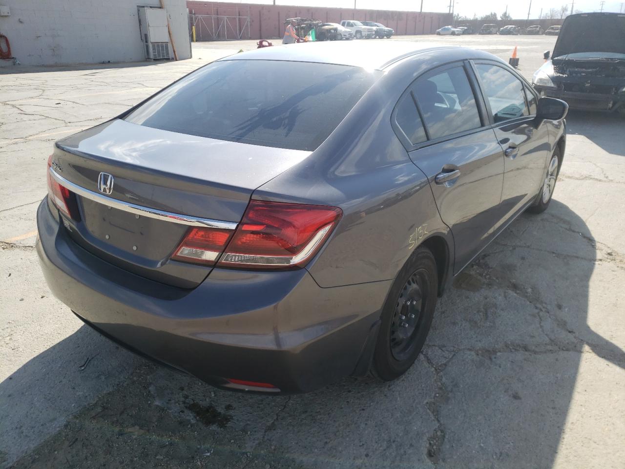 Zdjęcie 4 z aukcji – 2014 HONDA CIVIC LX z VIN 19XFB2F50EE257399