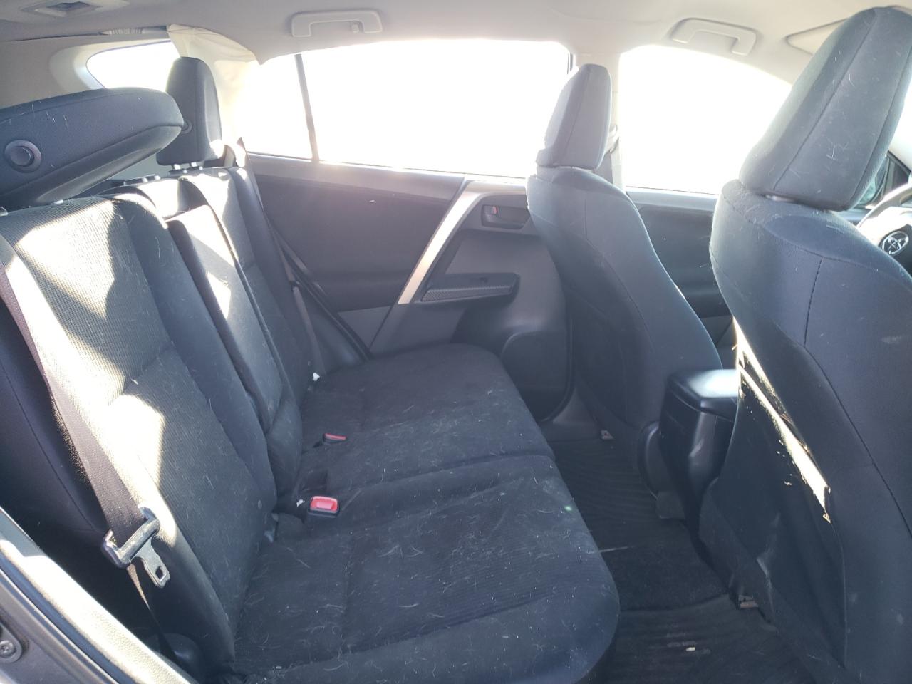 Photo 6 from auction – 2014 TOYOTA RAV4 LE with VIN JTMZFREV1EJ009743