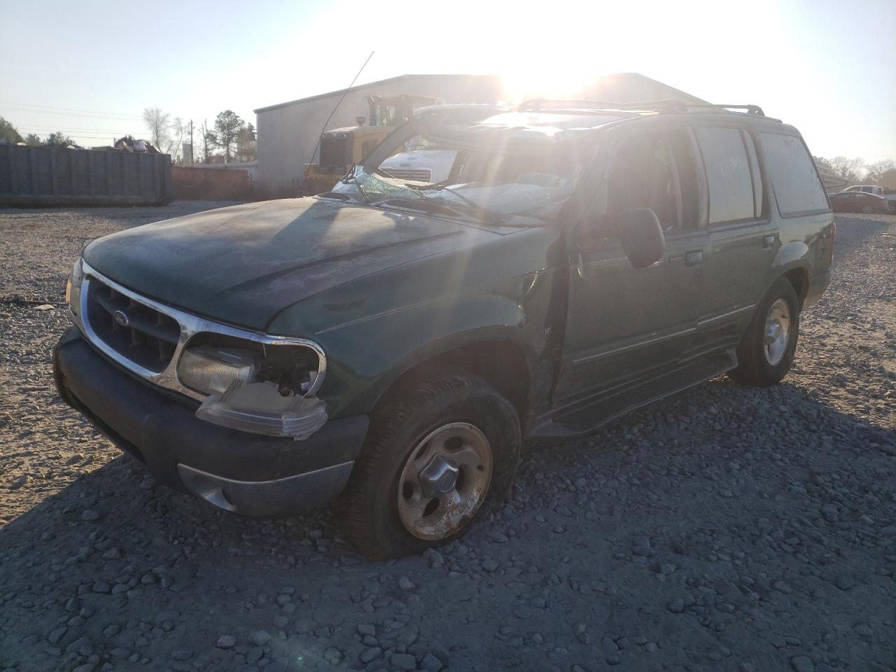 Photo 2 from auction – 2000 FORD EXPLORER X with VIN 1FMZU83P0YUB54095