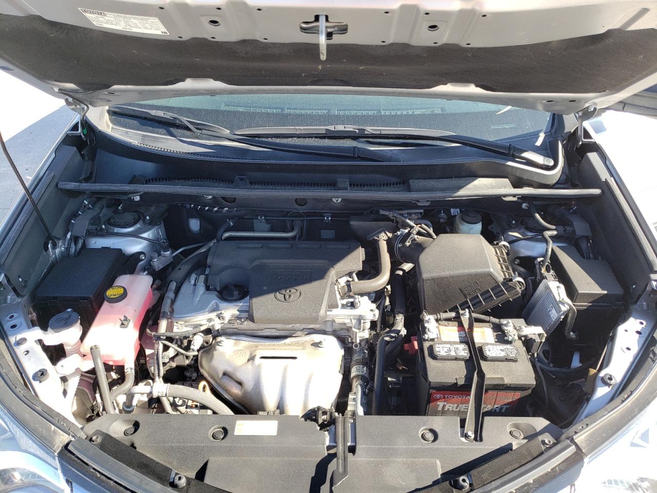 Photo 7 from auction – 2018 TOYOTA RAV4 LE with VIN 2T3ZFREV4JW466297