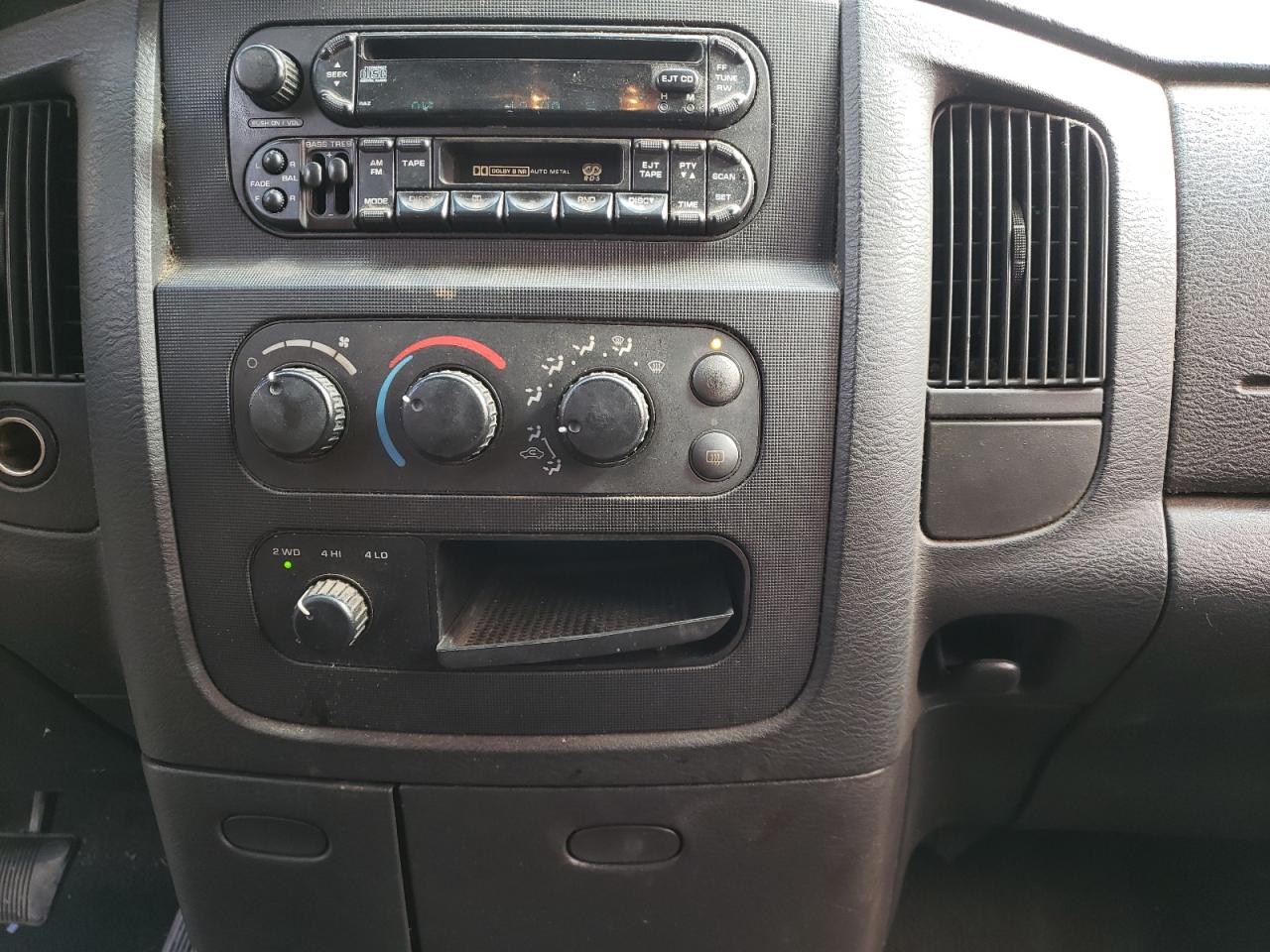 Photo 9 from auction – 2005 DODGE RAM 1500 S with VIN 1D7HU18D85S335285