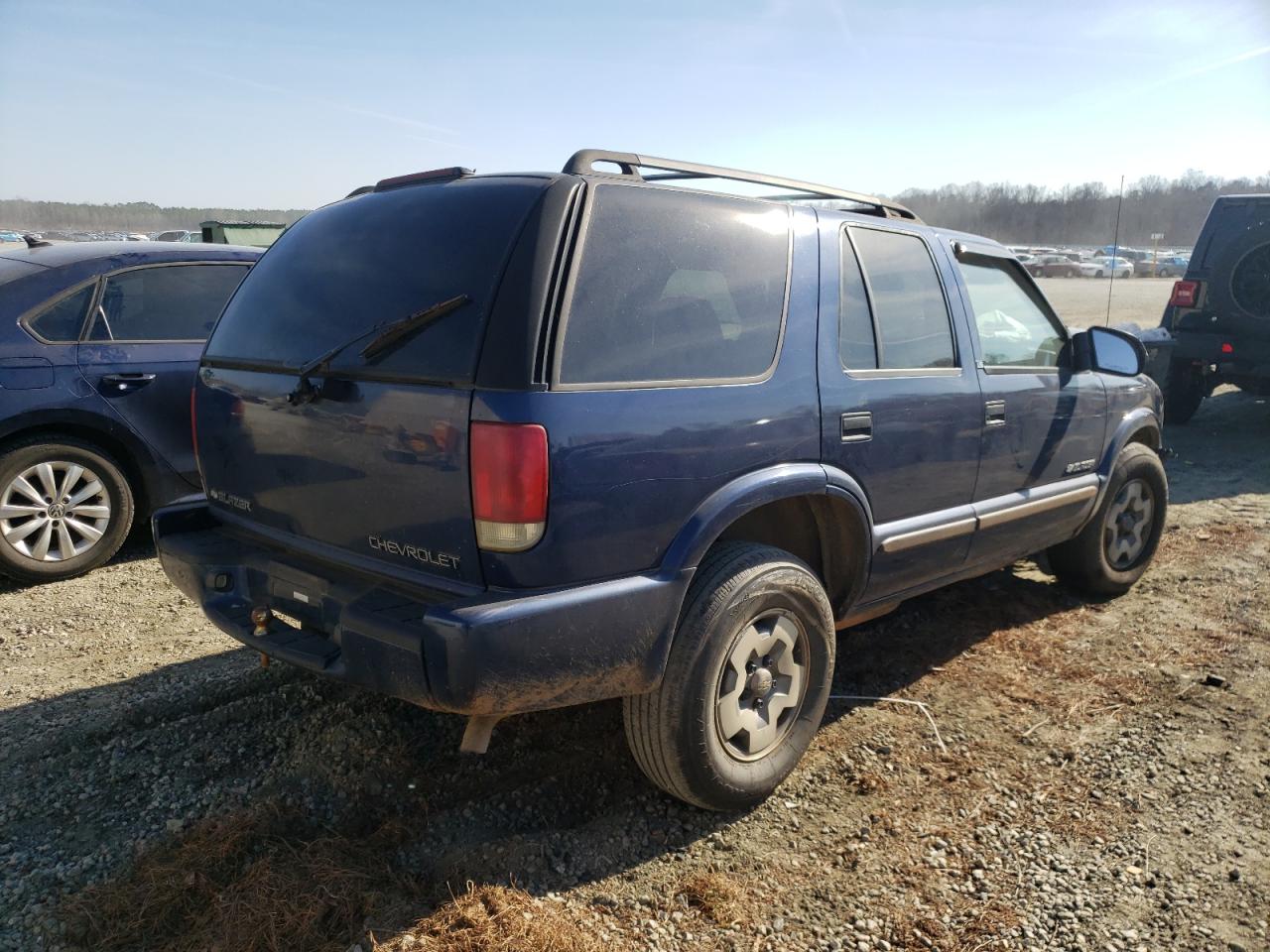 Photo 4 from auction – 2002 CHEVROLET BLAZER with VIN 1GNDT13WX2K184862