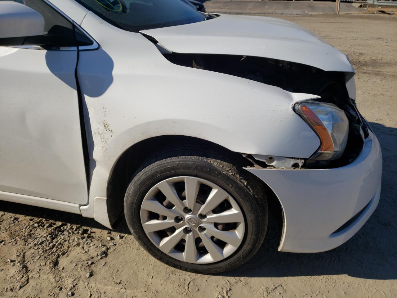 Photo 9 from auction – 2015 NISSAN SENTRA S with VIN 3N1AB7AP1FY379238