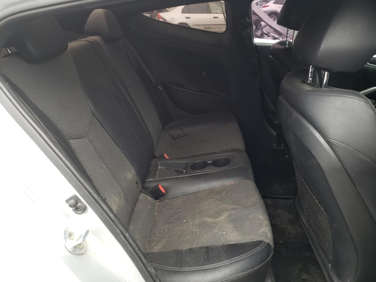 Photo 6 from auction – 2016 HYUNDAI VELOSTER with VIN KMHTC6AD3GU303412