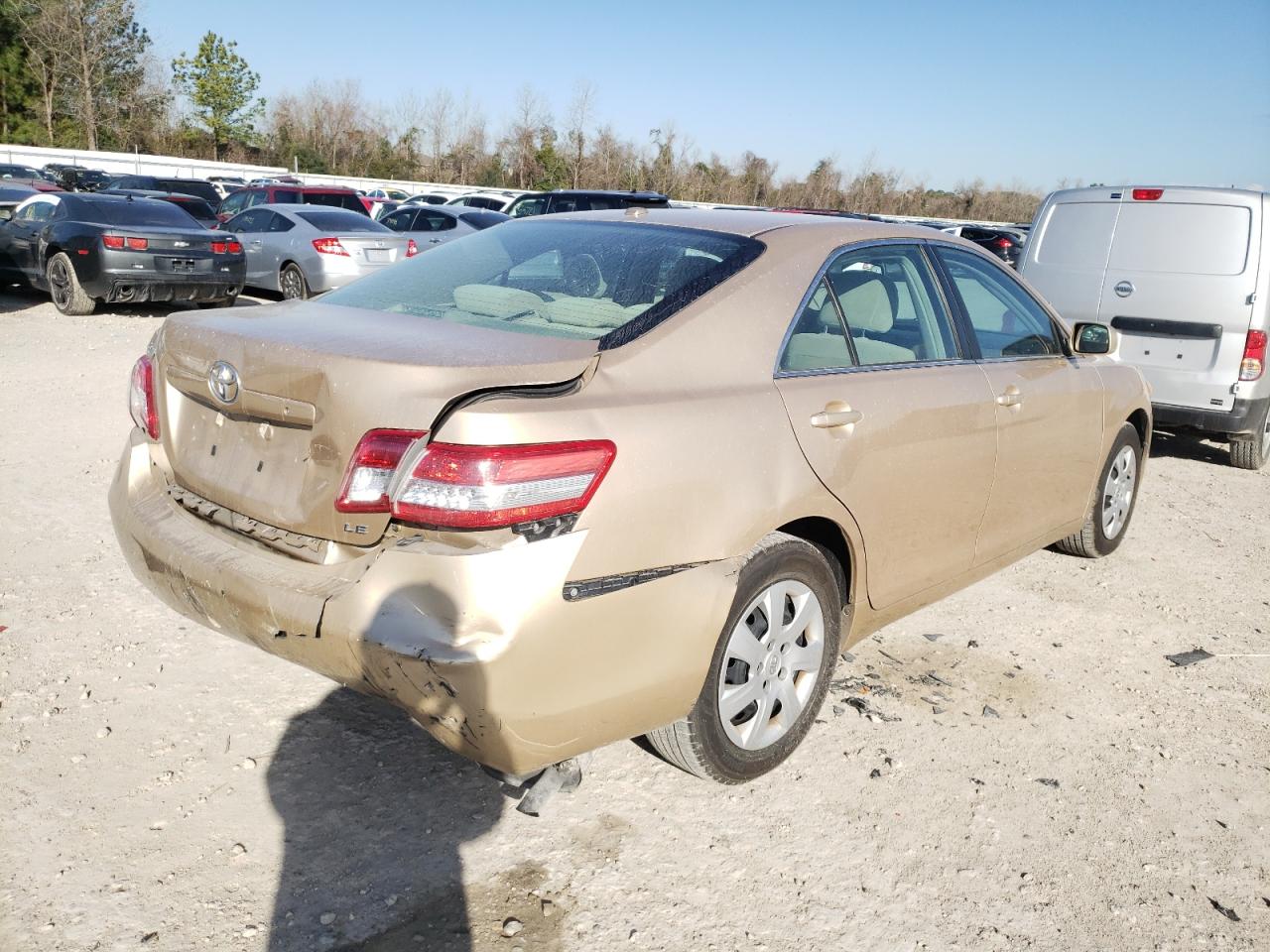 Photo 4 from auction – 2010 TOYOTA CAMRY BASE with VIN 4T1BF3EK8AU046443