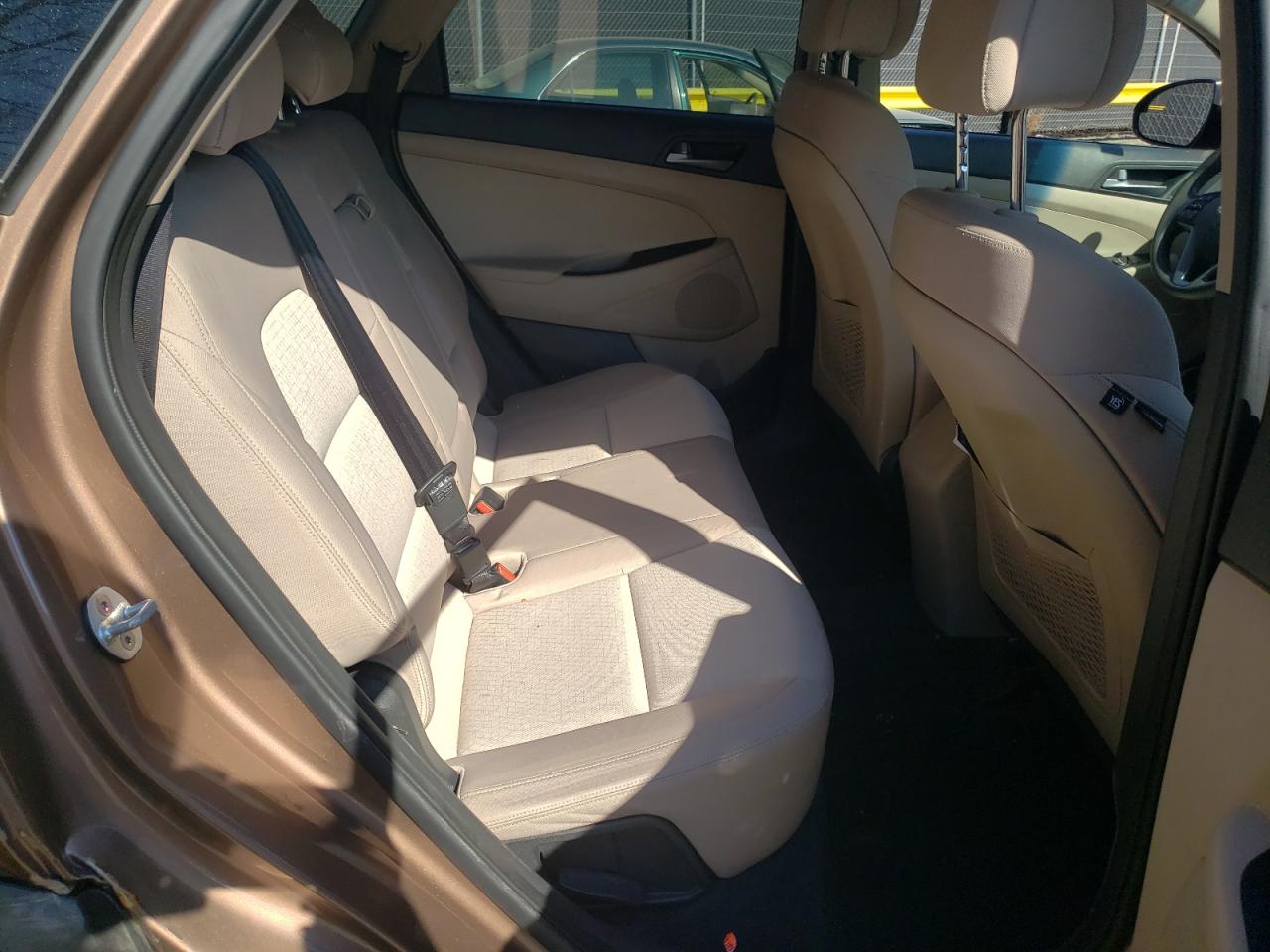 Photo 6 from auction – 2016 HYUNDAI TUCSON LIM with VIN KM8J3CA40GU211616