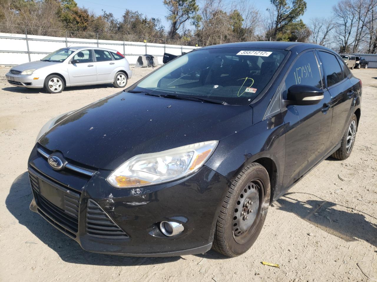 Photo 2 from auction – 2012 FORD FOCUS with VIN 1FAHP3F25CL427367