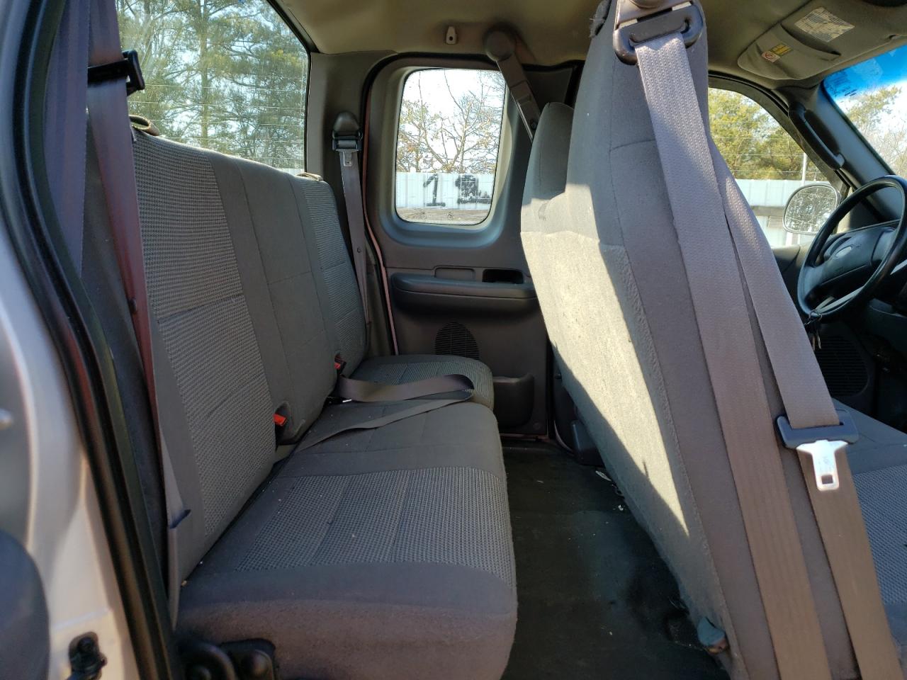 Photo 6 from auction – 2003 FORD F150 with VIN 2FTRX18W23CB11843