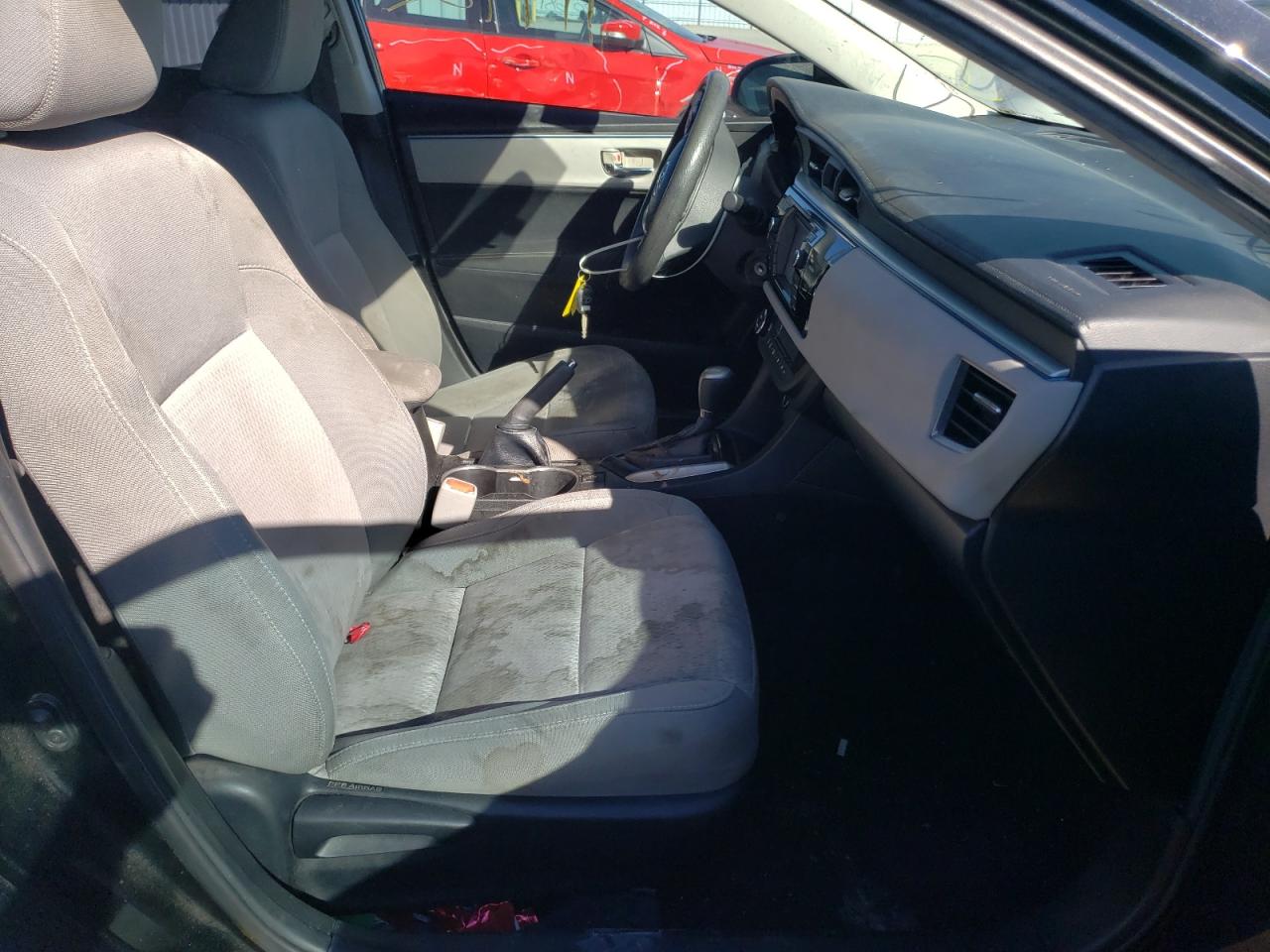 Photo 5 from auction – 2015 TOYOTA COROLLA L with VIN 5YFBURHE4FP302052