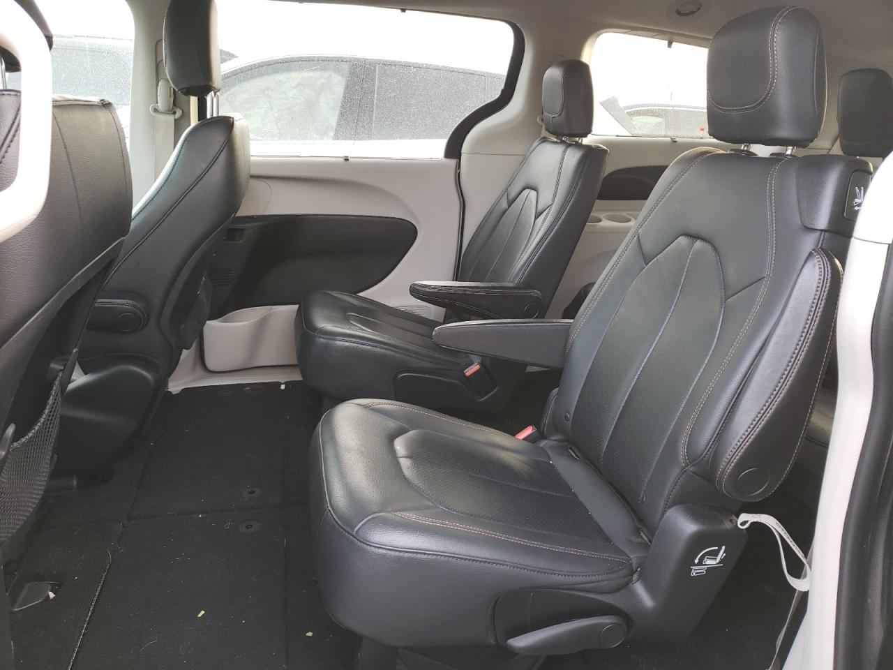 Photo 6 from auction – 2018 CHRYSLER PACIFICA T with VIN 2C4RC1BG2JR110926