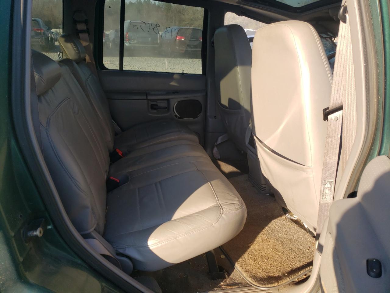 Photo 6 from auction – 2000 FORD EXPLORER X with VIN 1FMZU83P0YUB54095
