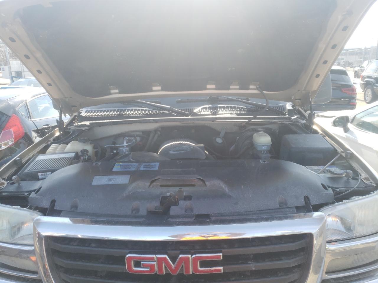 Photo 7 from auction – 2005 GMC NEW SIERRA with VIN 2GTEK13T651127441