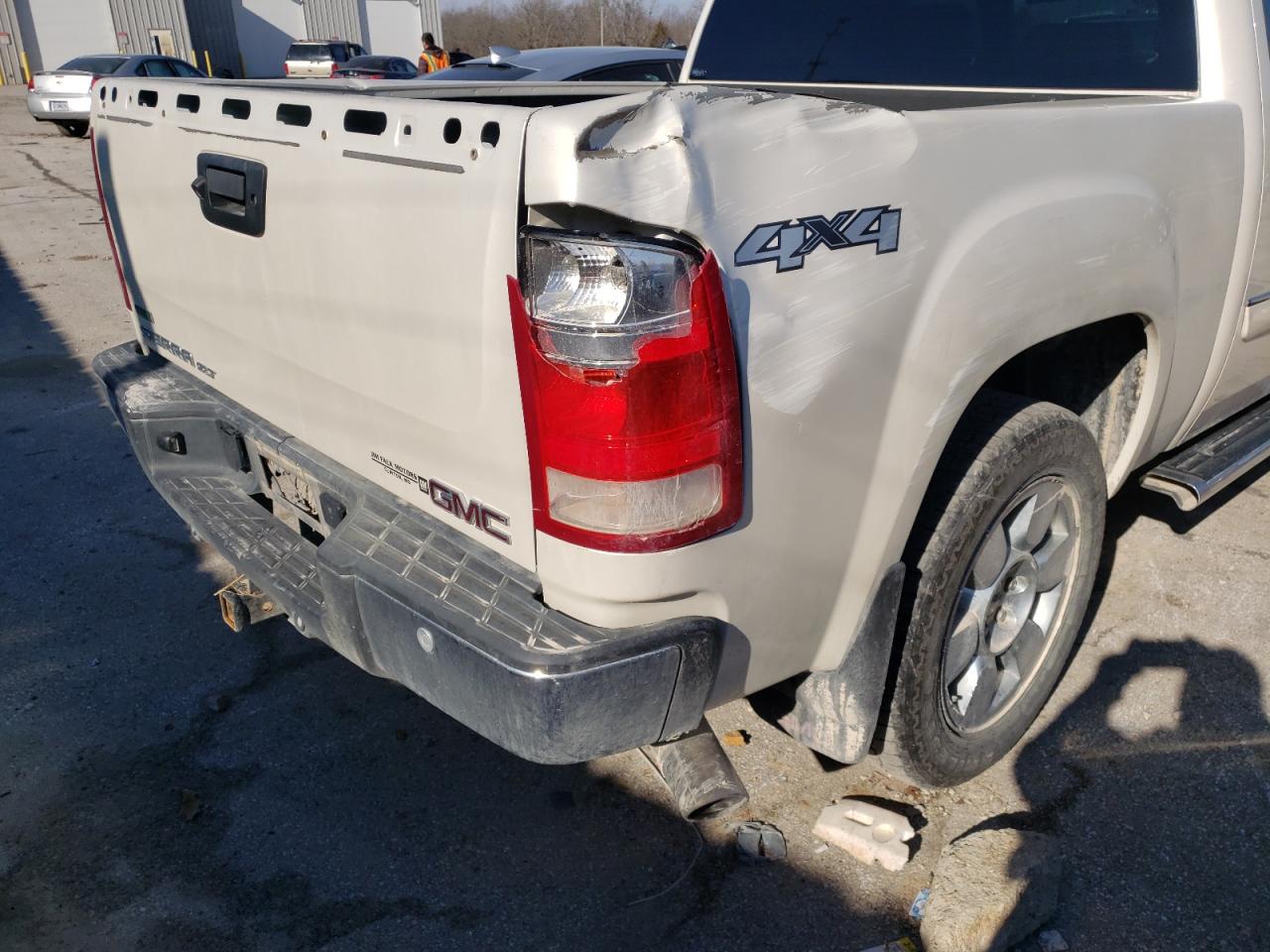 Photo 9 from auction – 2011 GMC SIERRA K15 with VIN 3GTP2WE35BG227536