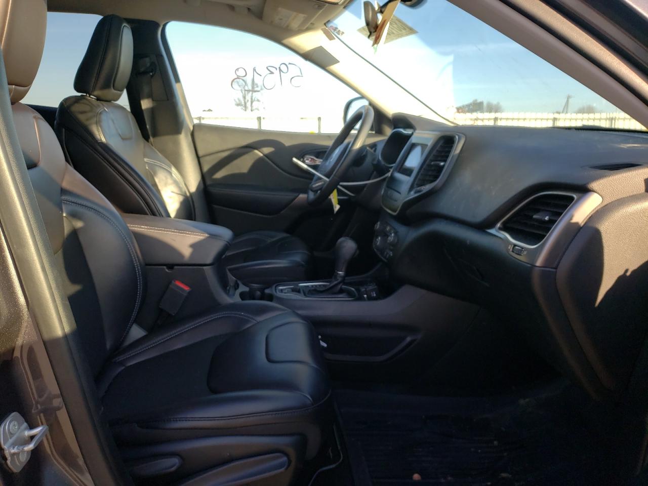 Photo 5 from auction – 2019 JEEP CHEROKEE L with VIN 1C4PJLLB8KD428131