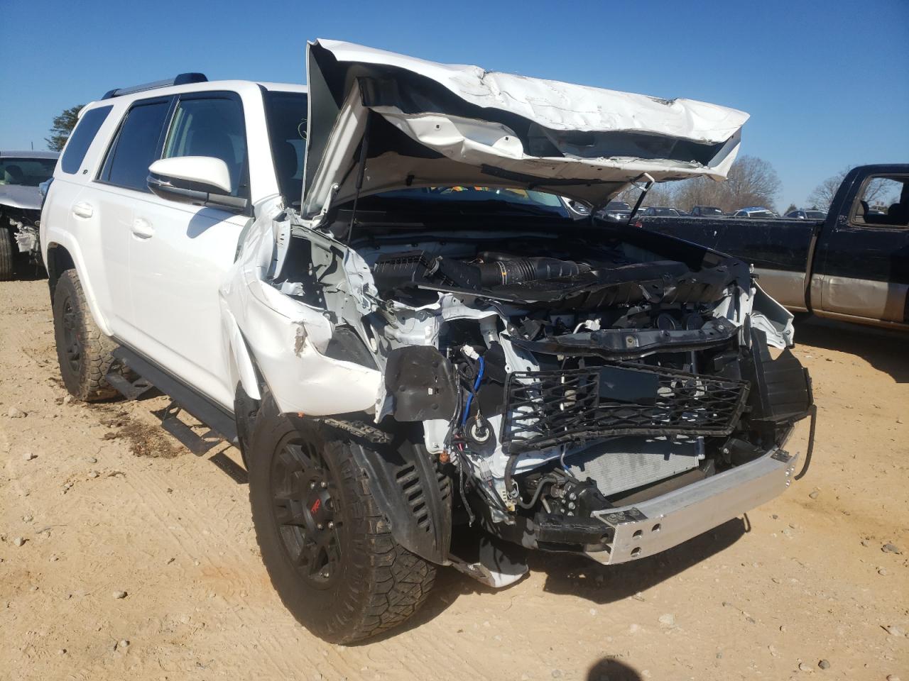 TOYOTA 4RUNNER SR 2020 with VIN JTEBU5JR4L5796973 - Photo from auction