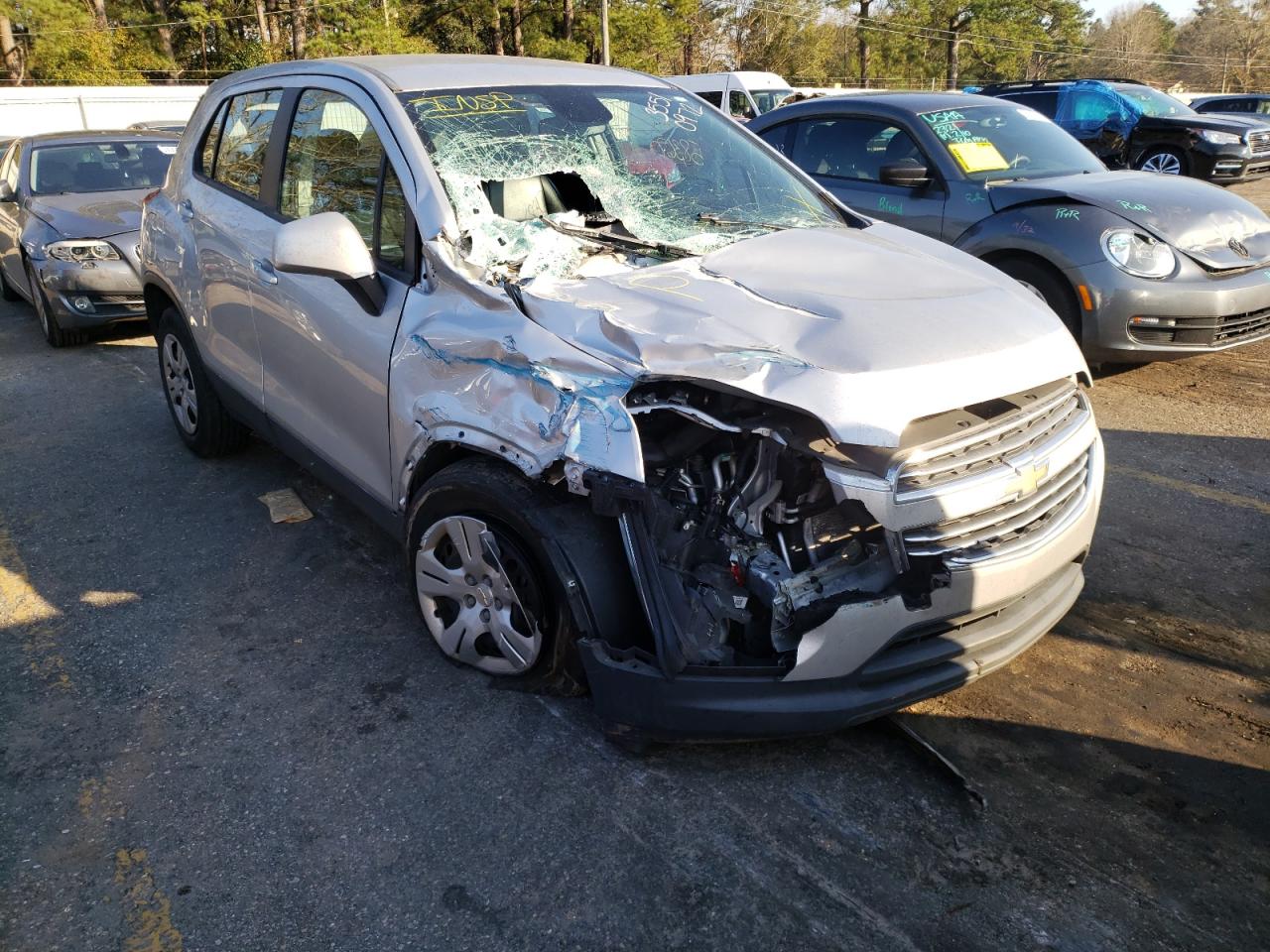 CHEVROLET TRAX LS 2016 with VIN 3GNCJKSBXGL247521 - Photo from auction