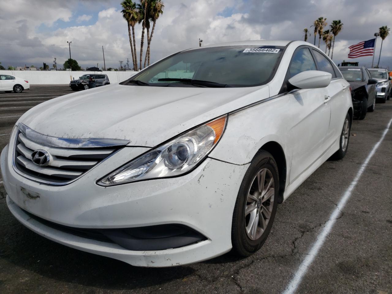 Photo 2 from auction – 2014 HYUNDAI SONATA with VIN 5NPEB4AC5EH902797