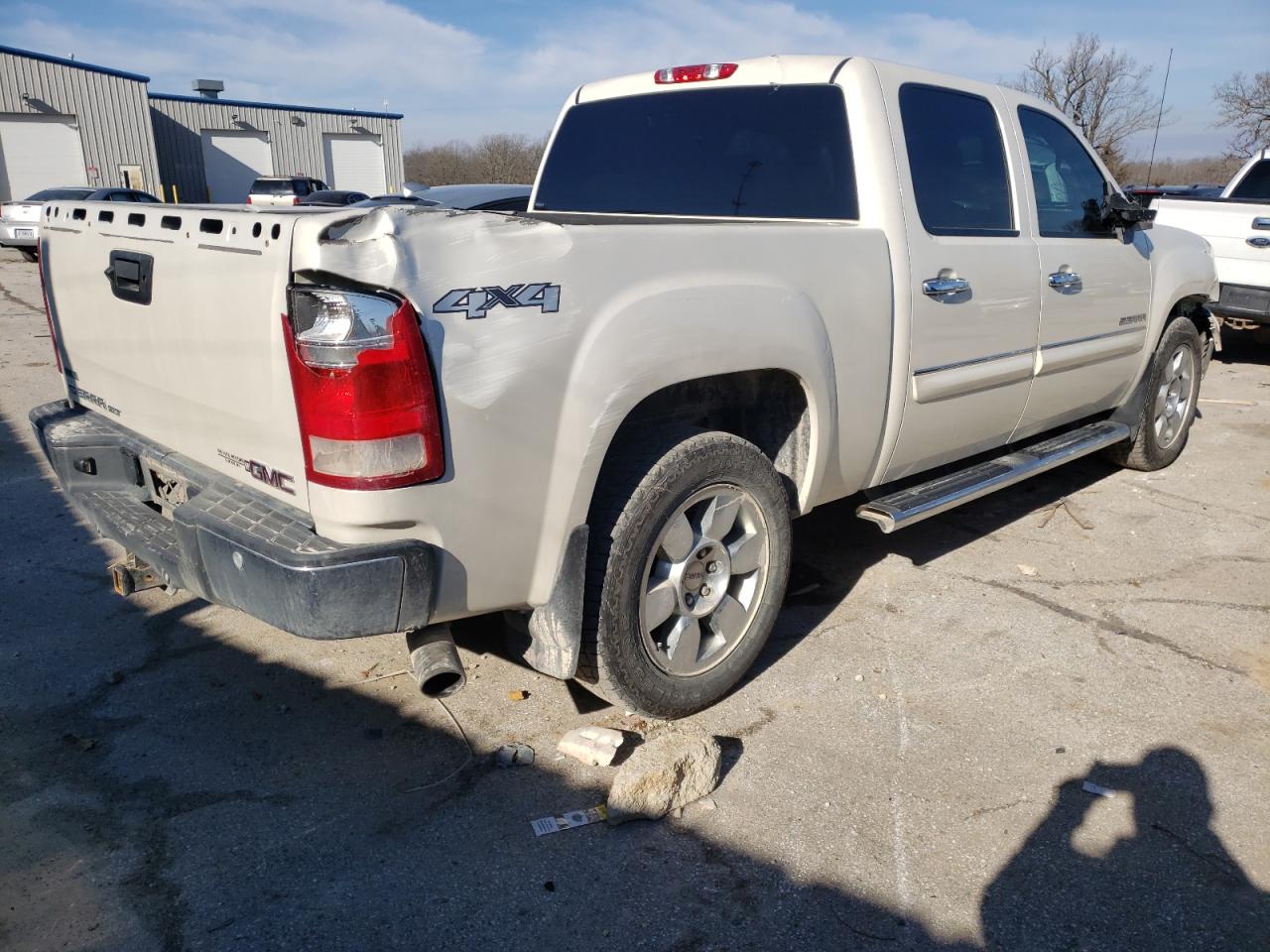 Photo 4 from auction – 2011 GMC SIERRA K15 with VIN 3GTP2WE35BG227536