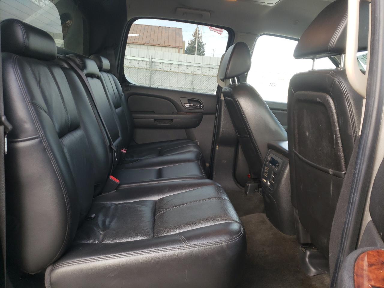 Photo 6 from auction – 2007 CHEVROLET AVALANCHE with VIN 3GNFK12327G232792