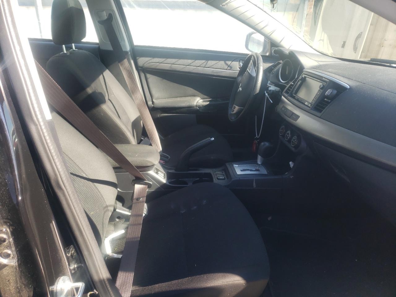 Photo 5 from auction – 2015 MITSUBISHI LANCER SE with VIN JA32V2FW8FU019039