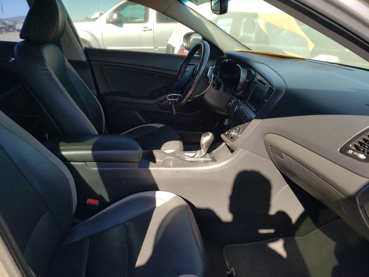 Photo 5 from auction – 2012 KIA OPTIMA SX with VIN 5XXGR4A69CG023777