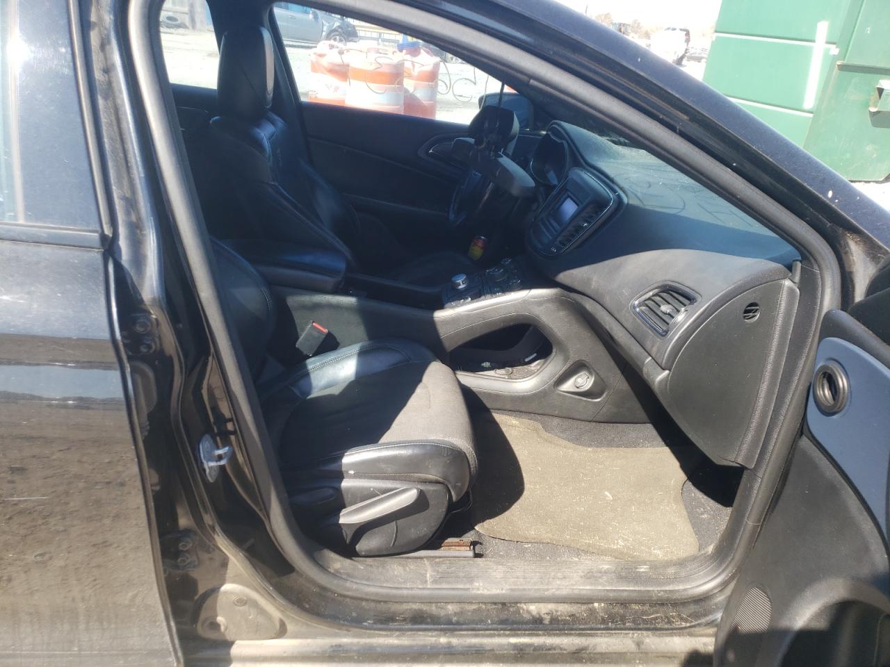 Photo 5 from auction – 2015 CHRYSLER 200 S with VIN 1C3CCCBGXFN517807