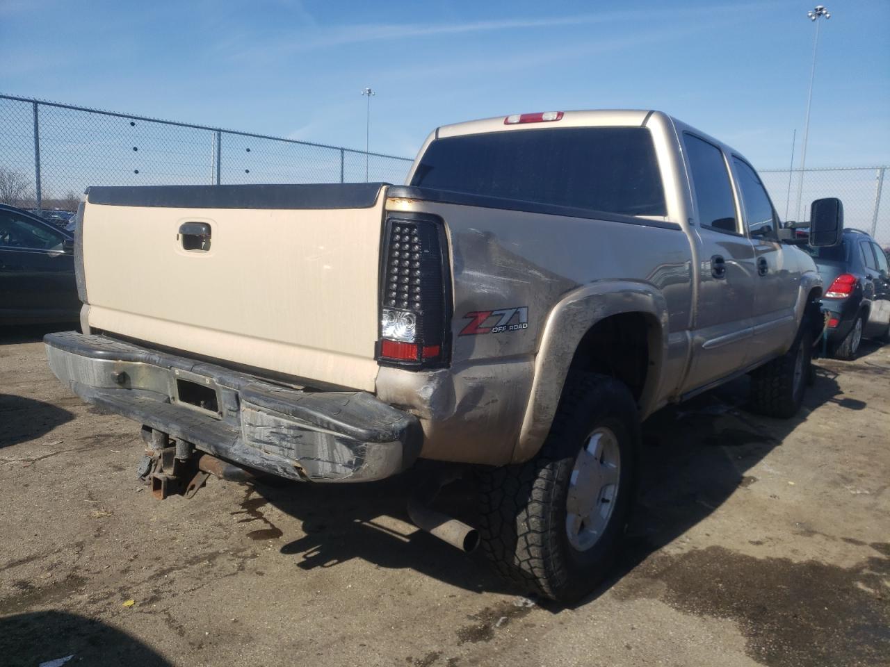 Zdjęcie 4 z aukcji – 2005 GMC NEW SIERRA z VIN 2GTEK13T651127441
