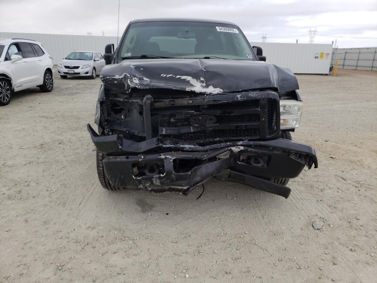 Photo 9 from auction – 2005 FORD EXCURSION with VIN 1FMSU43P75ED42371