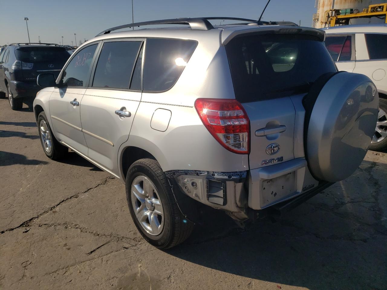 Photo 3 from auction – 2011 TOYOTA RAV4 with VIN 2T3ZF4DV1BW099462
