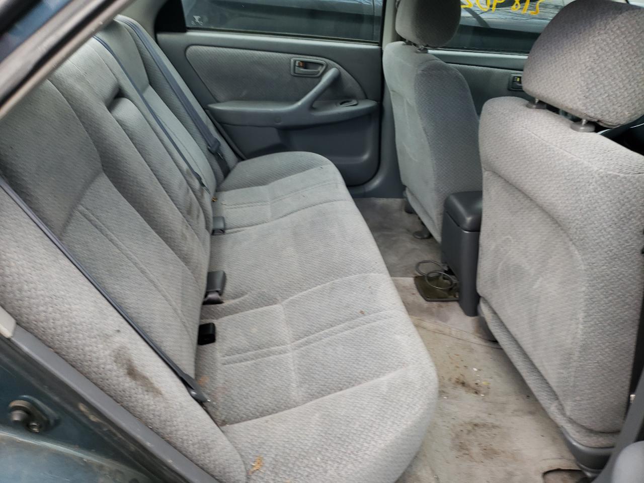 Photo 6 from auction – 2001 TOYOTA CAMRY CE with VIN 4T1BG22K31U851701