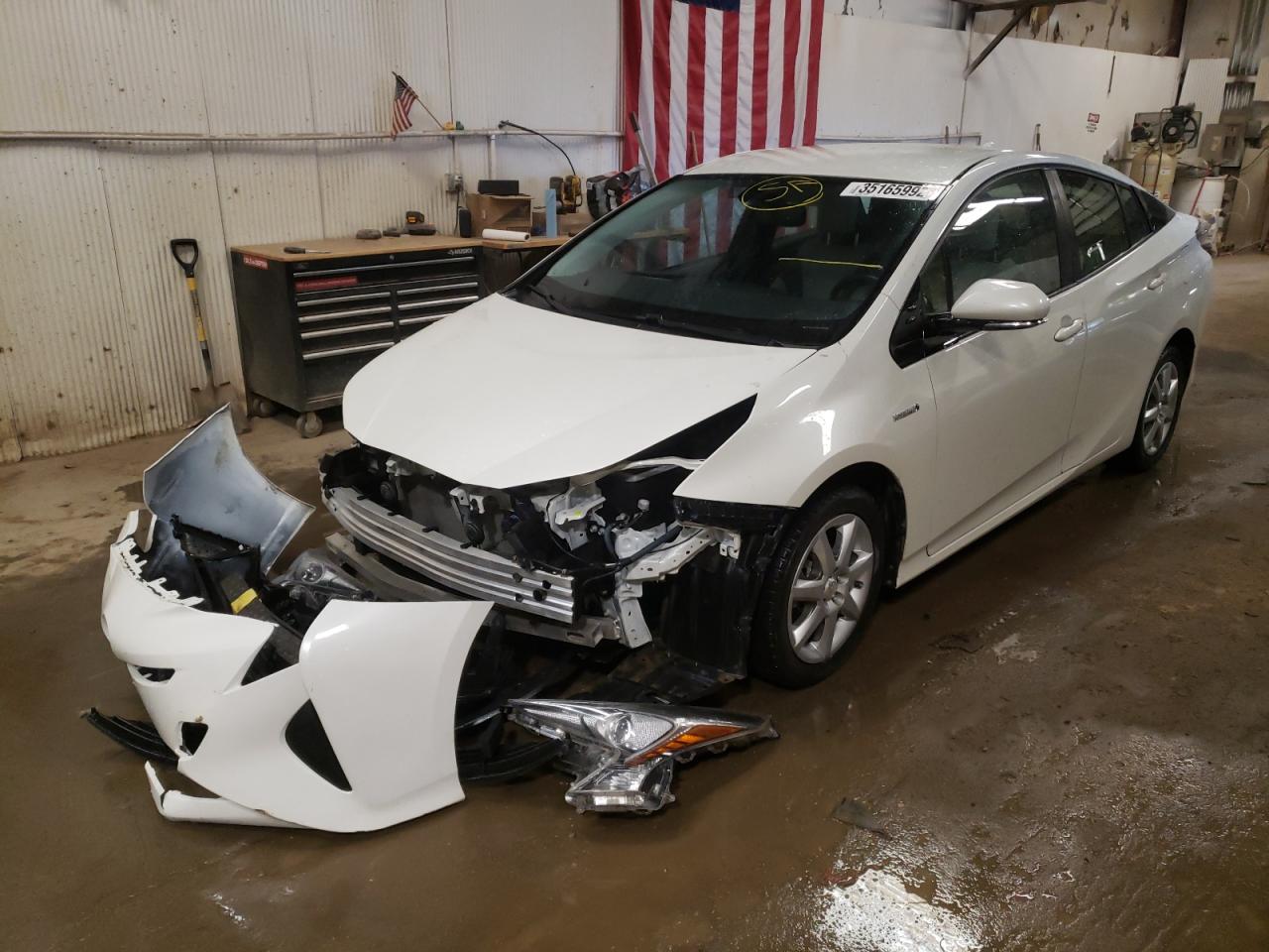 Photo 2 from auction – 2016 TOYOTA PRIUS with VIN JTDKARFU3G3028906