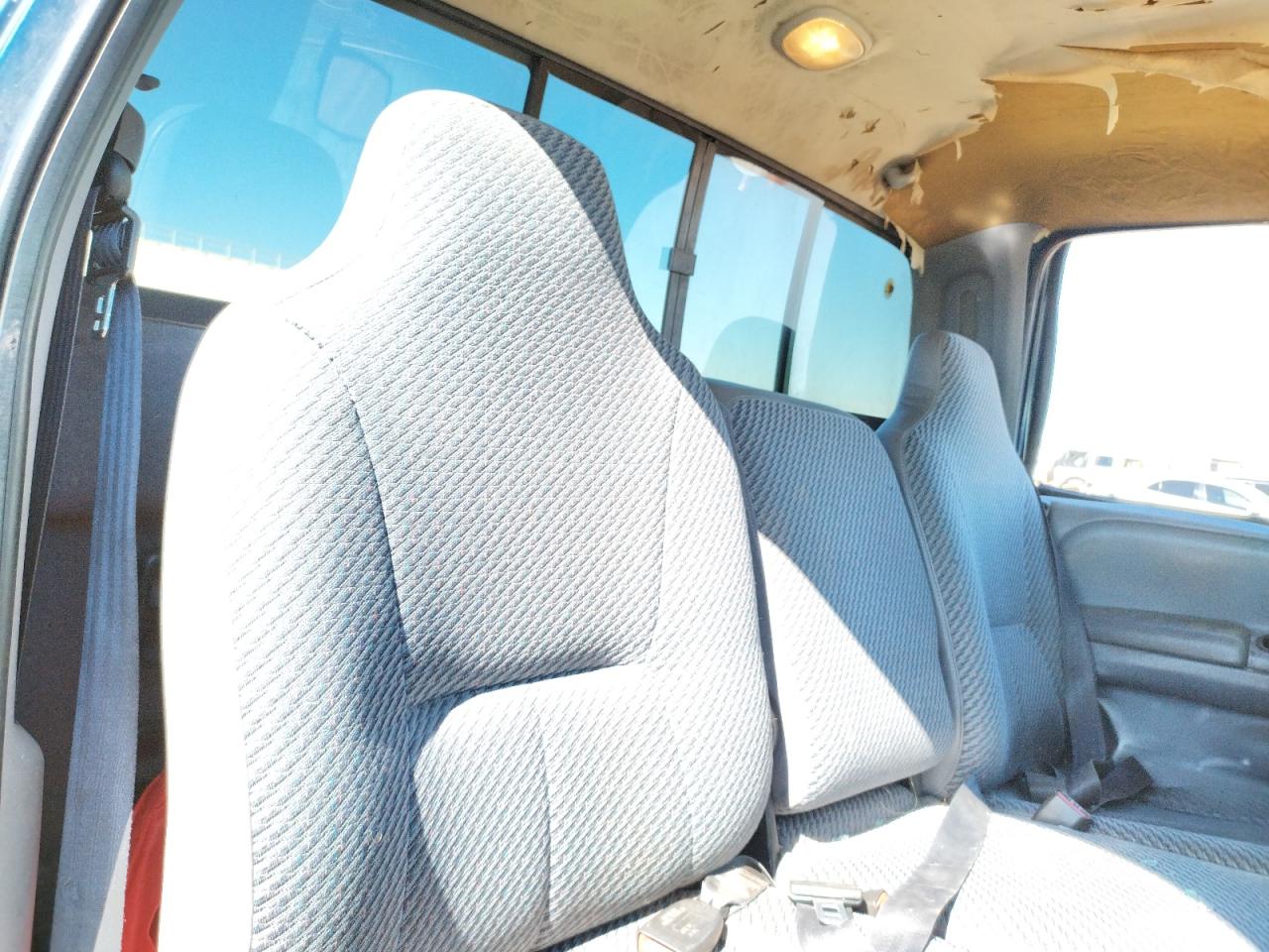Photo 6 from auction – 2000 DODGE RAM 1500 with VIN 1B7HC16Z1YS595687