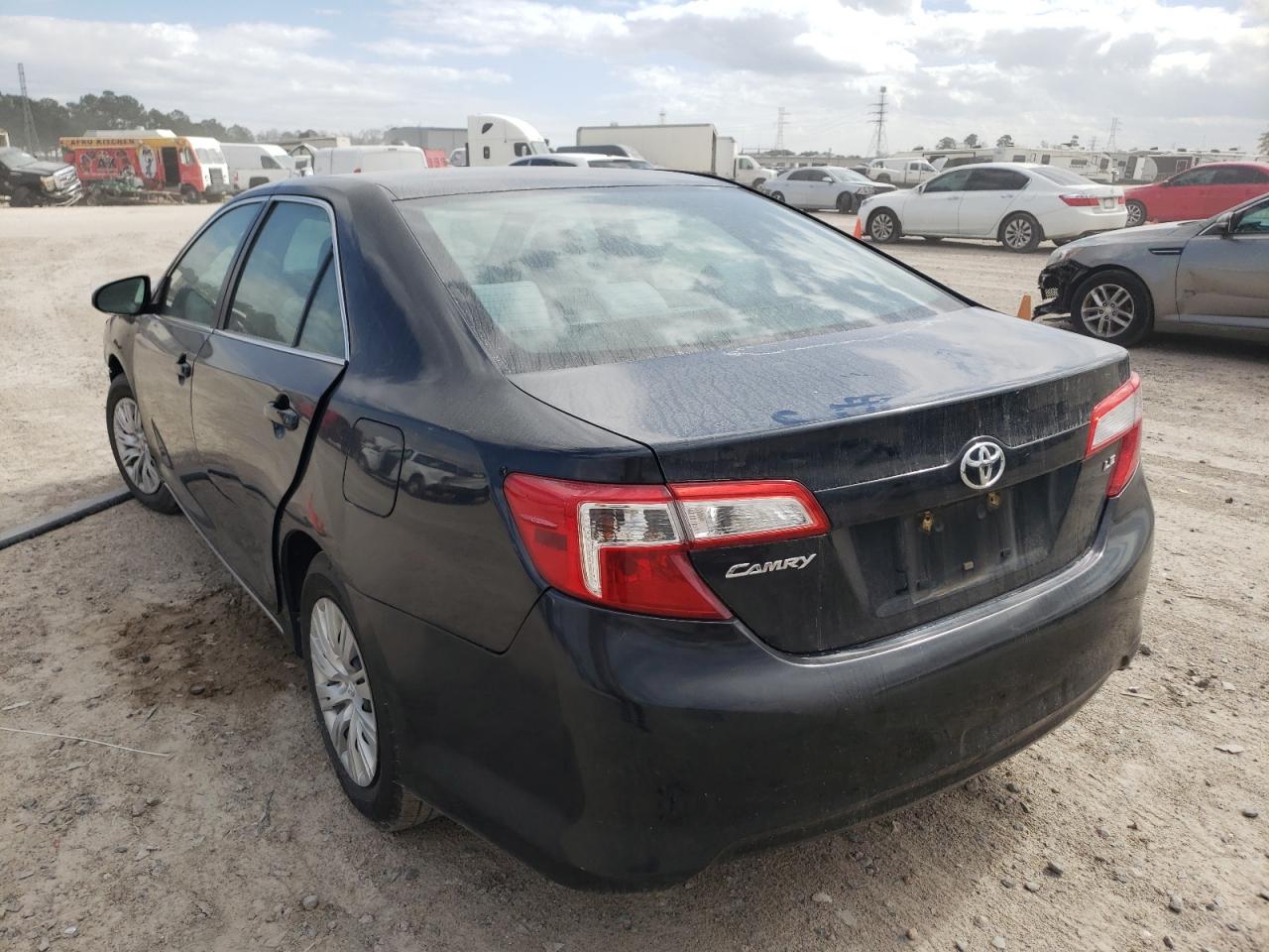 Foto 3 de la subasta – 2012 TOYOTA CAMRY BASE con VIN 4T1BF1FK3CU118932