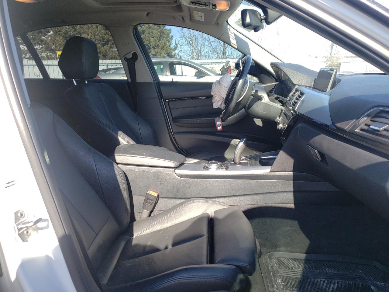 Photo 5 from auction – 2016 BMW 320 XI with VIN WBA8E5G57GNU21114