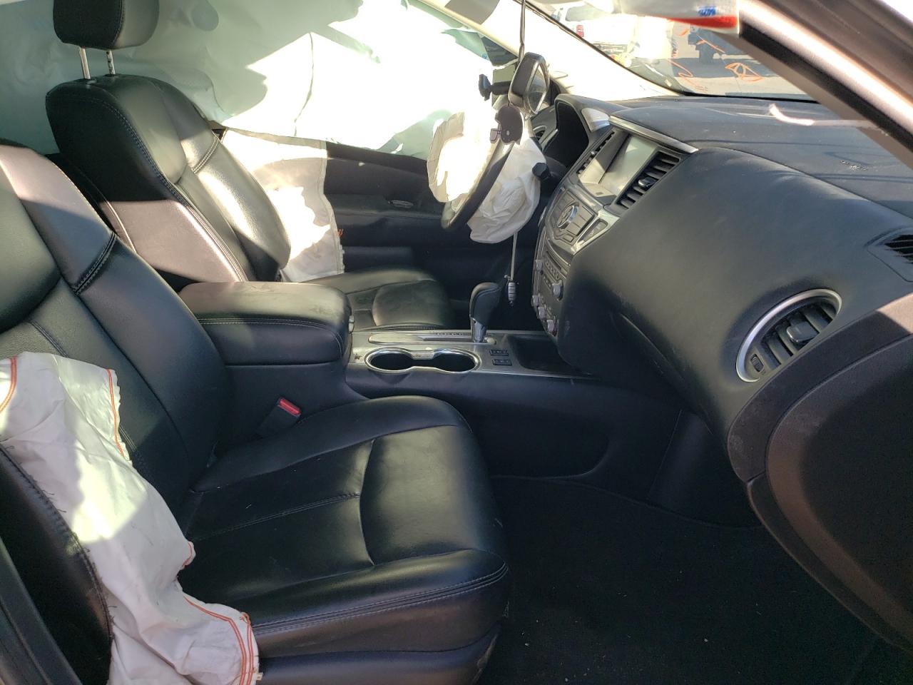 Photo 5 from auction – 2017 NISSAN PATHFINDER with VIN 5N1DR2MN3HC602356