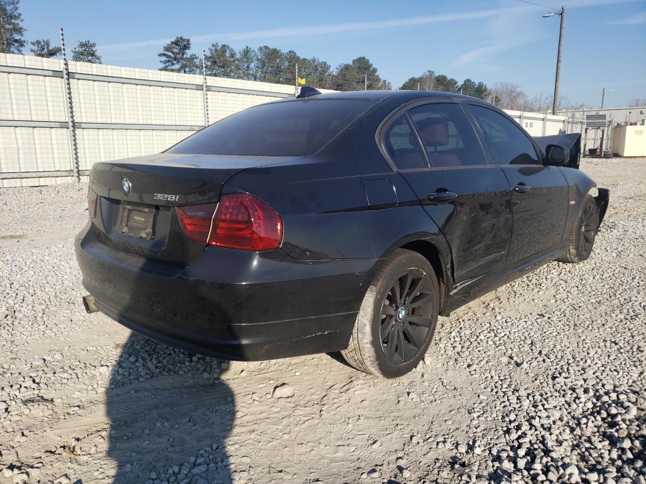 Photo 4 from auction – 2011 BMW 328 I with VIN WBAPH7G55BNN05665