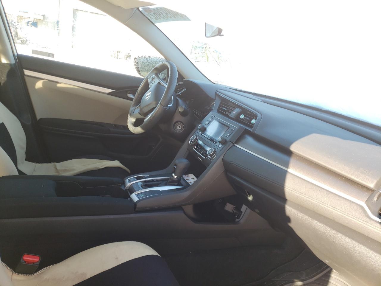 Photo 5 from auction – 2017 HONDA CIVIC LX with VIN 19XFC2F58HE218223